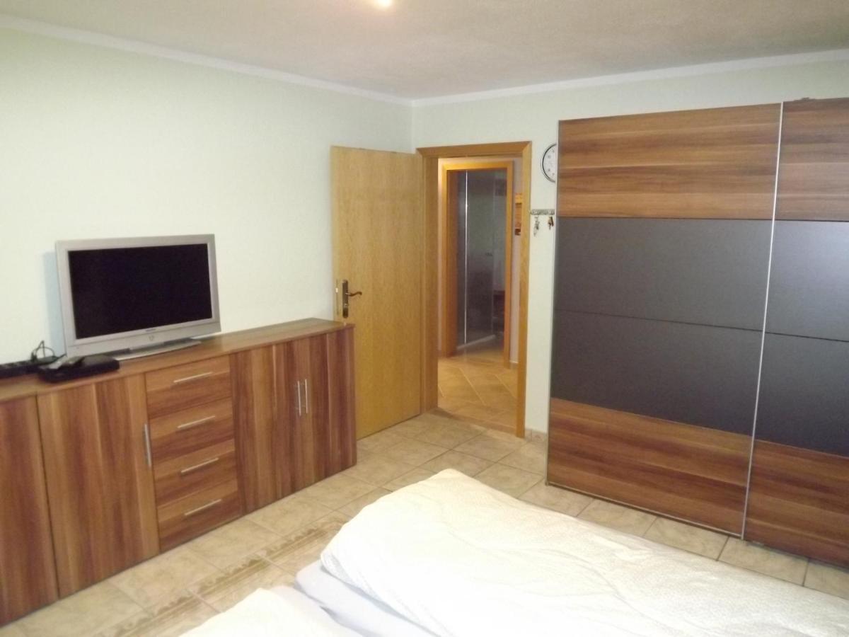 Grosszuegige Ferienwohnung Am Waldesrand Im Seenland Lauta Ngoại thất bức ảnh